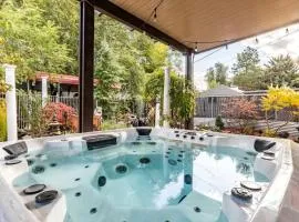 Oasis in the City Hot tub, Pool table, Koi Pond