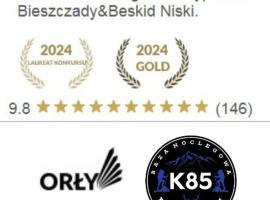 K85 Komańcza Baza Noclegowa Wypadowa Bieszczady Beskid Niski，位于科曼恰的酒店
