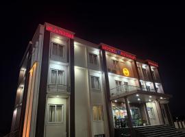 Manish Hotel & Restaurant，位于Degāna的酒店