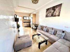 Aourir Beachfront Apartment 1 minute walk to the beach，位于Awrir的酒店
