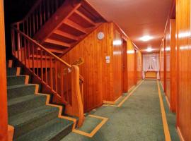 Long & Short Stay Hotel Bahnhof Ausserberg，位于奥塞尔贝格的酒店