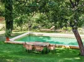 Villa élégante avec piscine privée à Ansouis, vues montagne