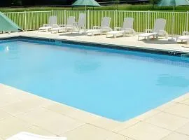 Maison spacieuse avec piscine partagée à Saint-Vincent-la-Châtre.