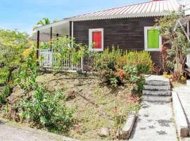 Bungalow accueillant à Bouillante avec climatisation et terrasse