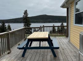 Oceanfront Cottage Walk to Trail & Boat Tours，位于Mobile的酒店