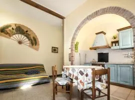 Charming Apartment in Massa Marittima, Shared Pool