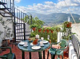Spacious House in Hornos with Mountain View，位于奥尔诺斯的酒店