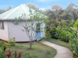 Bungalow charmant au Robert avec piscine partagée