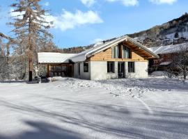 Chalet magnifique à Valloire avec vue sur montagne.，位于瓦卢瓦尔的酒店