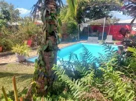Maison cosy à Ravine des Cabris avec piscine partagée