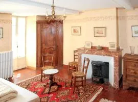 Maison familiale chaleureuse à Augirein avec grand jardin.