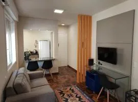 Belo apartamento quarto e sala bem localizado