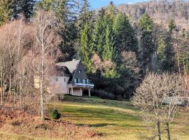 Chalet douillet avec vue panoramique à Kruth，位于克吕特的酒店