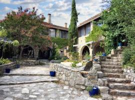 Maison accueillante à Saint-André-de-Cruzières avec piscine partagée，位于Saint-André-de-Cruzières的酒店
