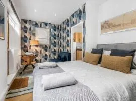 Brighton courtyard boutique