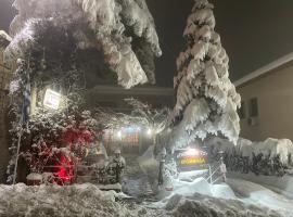 灯泡大厦酒店 ，位于埃拉蒂特里卡隆的酒店