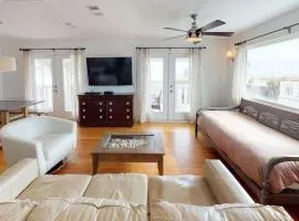 BEST BEACH Cottage Two Gorgeous Ocean Views - Renovated Like POTTERY BARN - Beach Steps Away