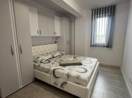 Sunny 1bedroom Apartment near city center Radauti，位于勒德乌齐的酒店