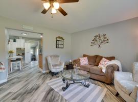 All-Season Getaway in Frederic Bring Your Pets!，位于Frederic的酒店