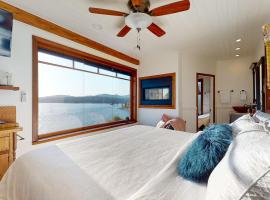Beach Hideaway Sea to Sky Loft，位于锡谢尔特的酒店