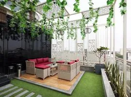 The Elegance Hotel