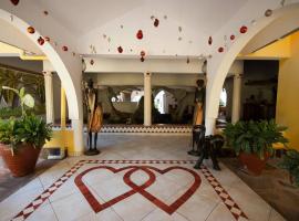 Double Heart Resort，位于马林迪的带停车场的酒店