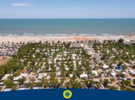 Club del Sole Riccione Easy Camping Village，位于里乔内的酒店