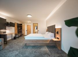 Hotel Goldener Engel，位于伊林根的酒店