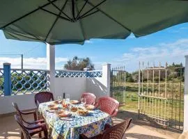 Sunny Haven Villa In Torre Lapillo