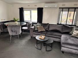 The Rustic Retreat，位于海尔伦的木屋