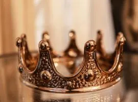 AirHome - Royal Family