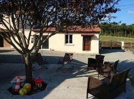 Gîte tout confort entièrement équipé 50 m2 autonome, avec parking，位于Saint-Sixte的酒店
