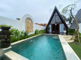 Wira's TB Villas, One Bedroom Wooden Pool Villa，位于Kapal的酒店