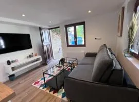 Soh Rent Appartement Schiltigheim terrasse -Tv