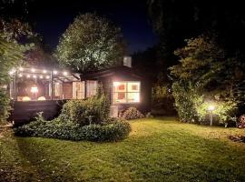 Tiny House Lindebo near by the Beach，位于Egå的酒店