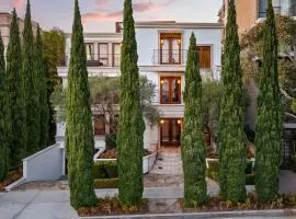 Grand Retreat Rooftop Bliss and Ocean Views