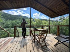 Camping L'Ondine de Provence，位于La Motte-Chalançon的酒店