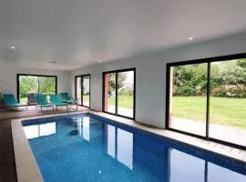 Maison avec Piscine intérieure privée sans vis à vis chauffée toute l année