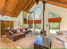 Cody's Comfy Cabin- Near Yosemite，位于马里波萨的酒店