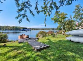 Lakeside, Dock, Hot Tub, Kayaks, Arcade, Playset，位于Lake Ariel的酒店