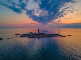 Pater Noster A home on the horizon，位于Hamneskär的酒店