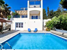 Villa Thea Kalymnos with swimming pool and sea view，位于帕诺尔莫斯卡里莫斯的酒店