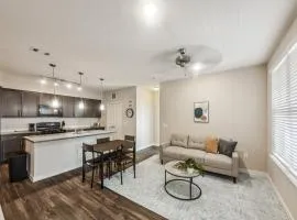Cozy & Spacious I Parking I Properties By Preston