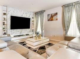 15 Mi to Dtwn Indianapolis Family-Friendly Home!，位于布朗斯堡的酒店