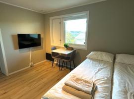 Cozy studio apartment in Tromsø，位于Tomasjorda的酒店