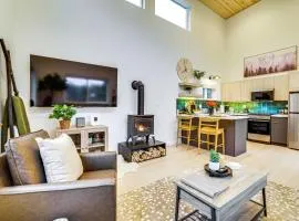 2 Mi to Warm Beach Family Gem with Views