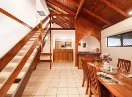 New 4BR Modern & Stylish Heritage Hideaway WiFi