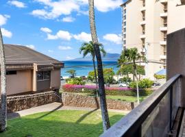Kahana Villa F208- Ocean view spacious 2 bedroom across from beach，位于拉海纳的酒店