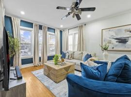 Oak Park 5bd 2bth sleeps 11 with 3 private parking，位于奥克帕克的酒店