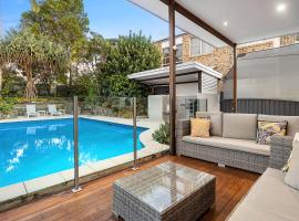 Pool side Luxury pet friendly - walk to the beach，位于亚历山德拉岬角的酒店